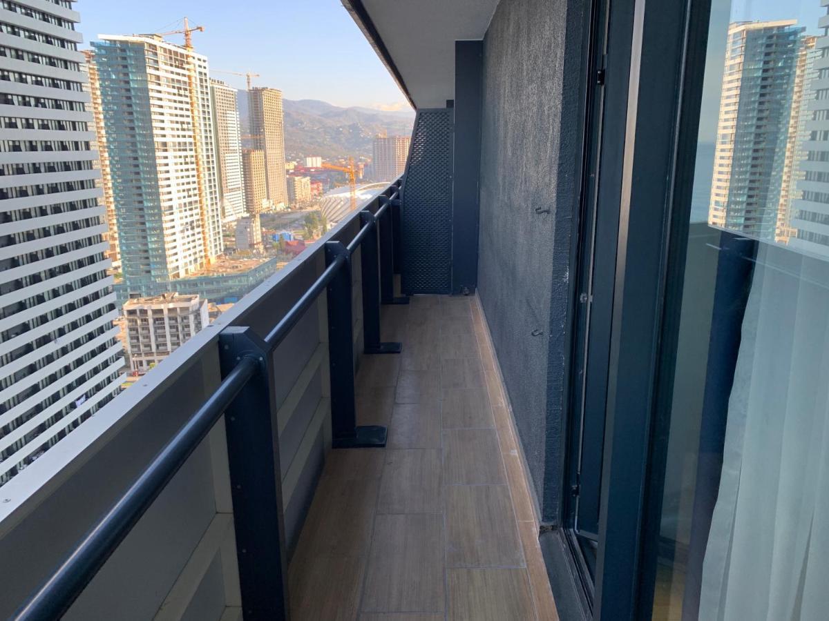Vip Aparthotel Orbi City Sea View 巴统 外观 照片