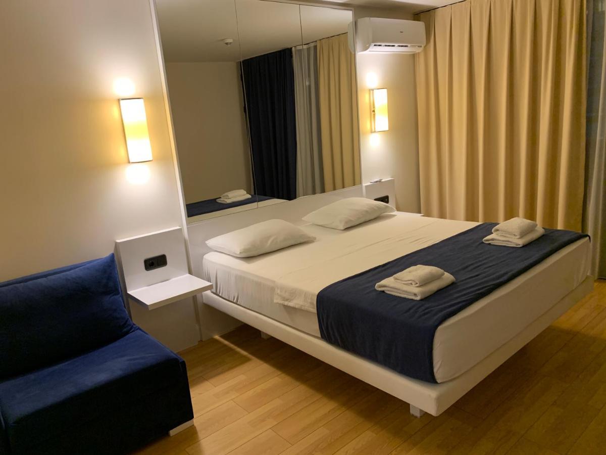 Vip Aparthotel Orbi City Sea View 巴统 外观 照片