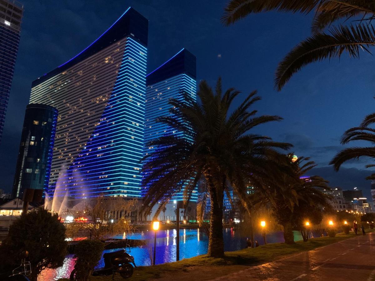 Vip Aparthotel Orbi City Sea View 巴统 外观 照片