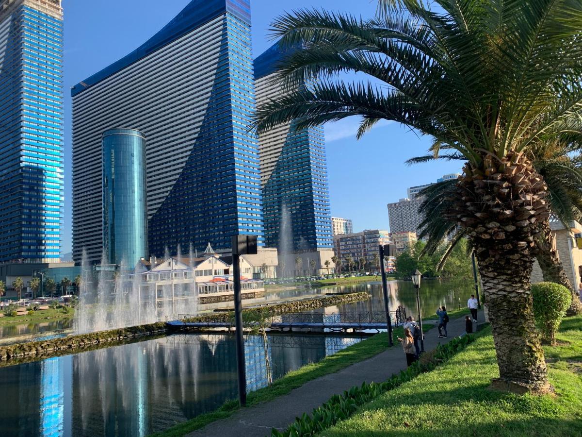 Vip Aparthotel Orbi City Sea View 巴统 外观 照片