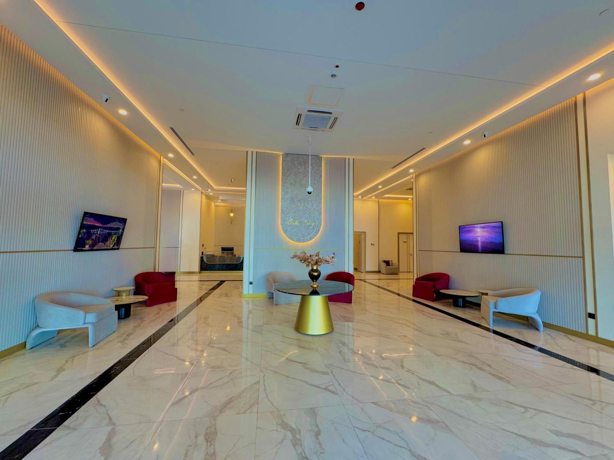 Vip Aparthotel Orbi City Sea View 巴统 外观 照片