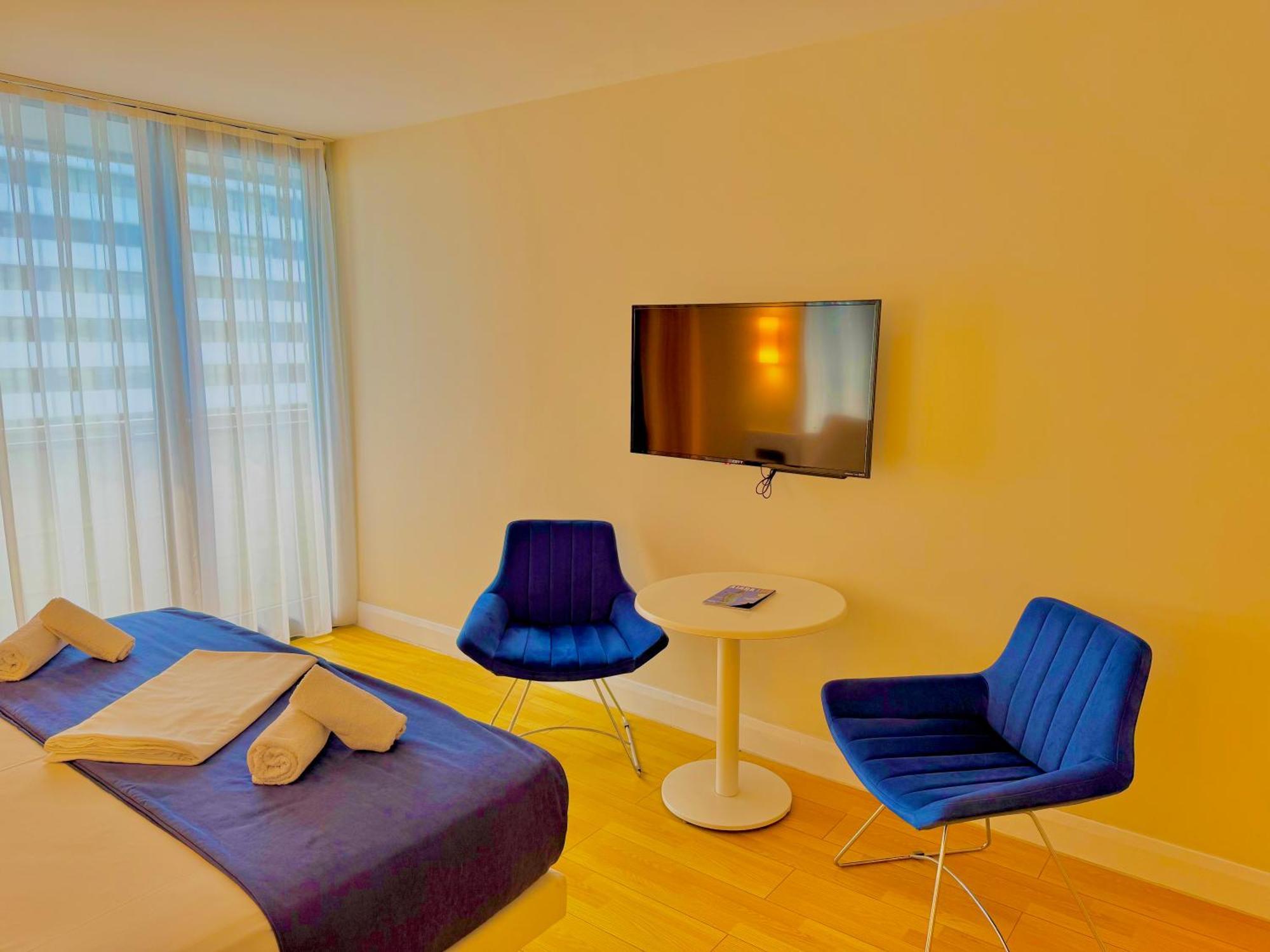Vip Aparthotel Orbi City Sea View 巴统 外观 照片